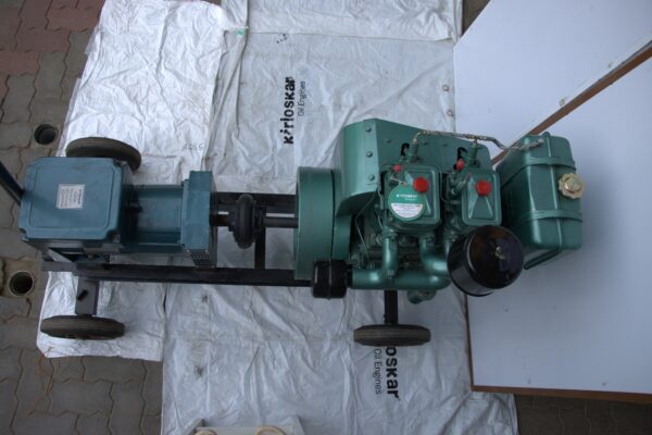 12HP ENGINE COUPLED WITH 10 KVA 1PH ALT(TRANSFORM TYPE) - Image 3
